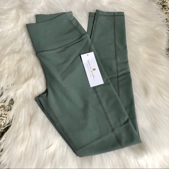 Spiritual Gangster || Tulum Legging - Picture 3 of 7